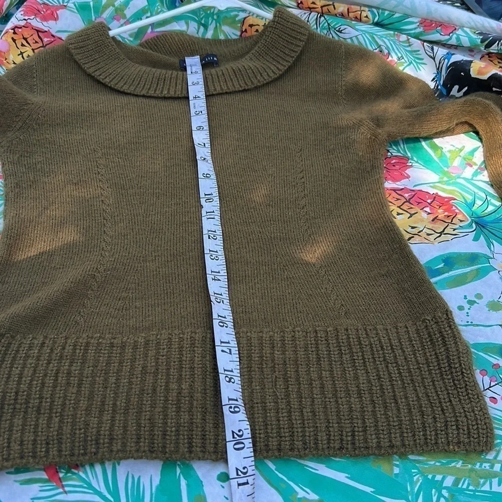 100% Alpaca Olive Green Crewneck Sweater